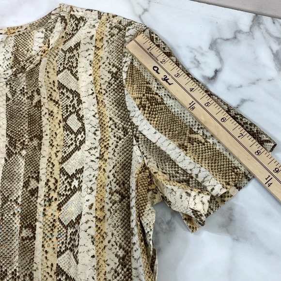 Equipment Femme Silk Blouse Womens Size Small Cream Tan Snakeskin Print Pullover - Picture 10 of 10